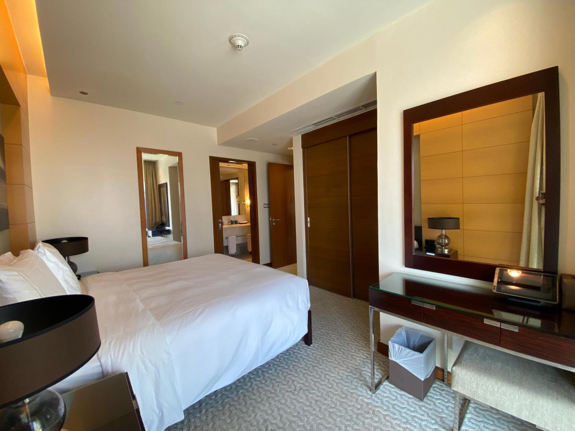 Superhost Emaar Residences Fashion Avenue - Address Mall