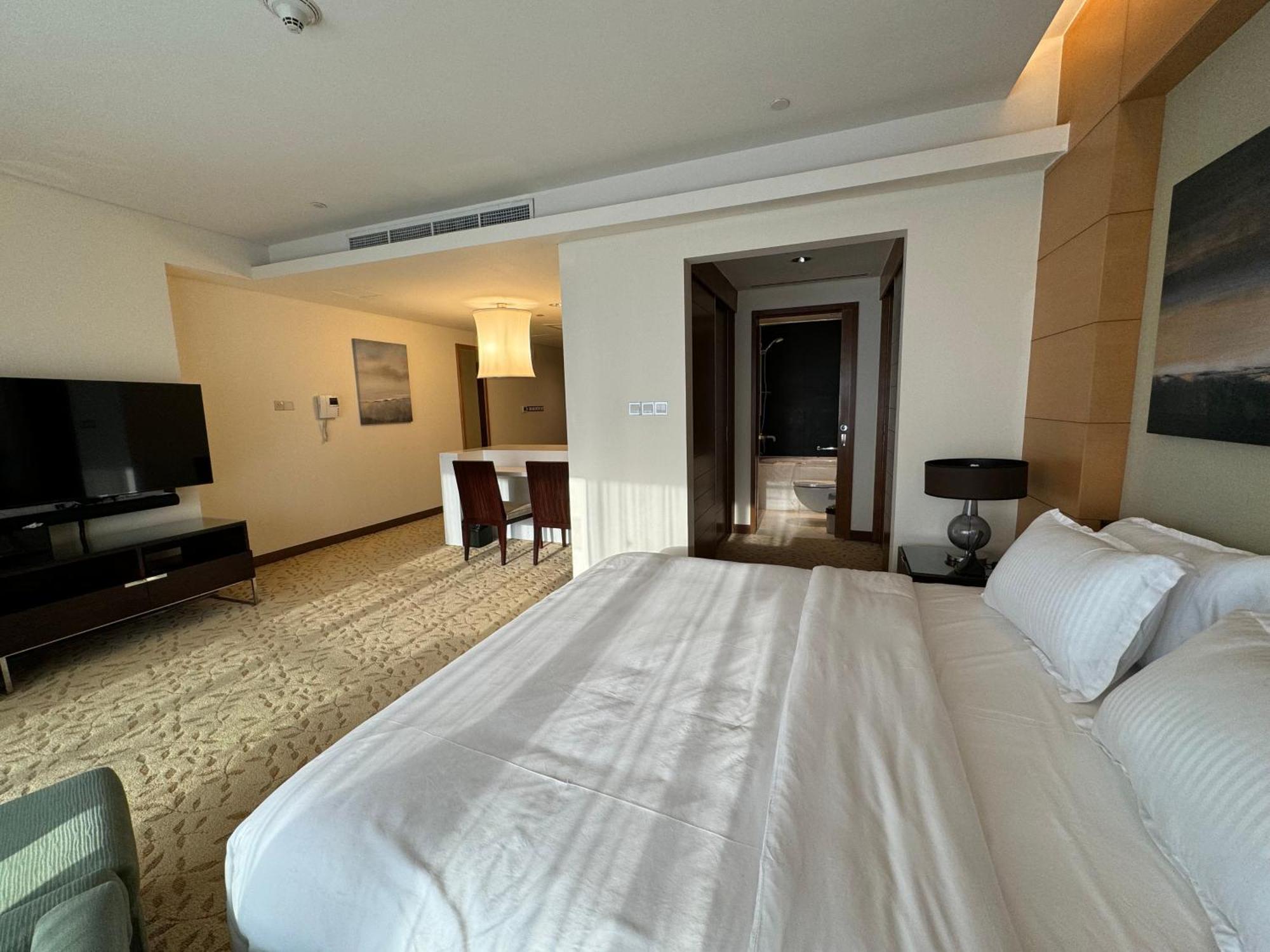 Superhost Emaar Residences Fashion Avenue - Address Mall Apartment