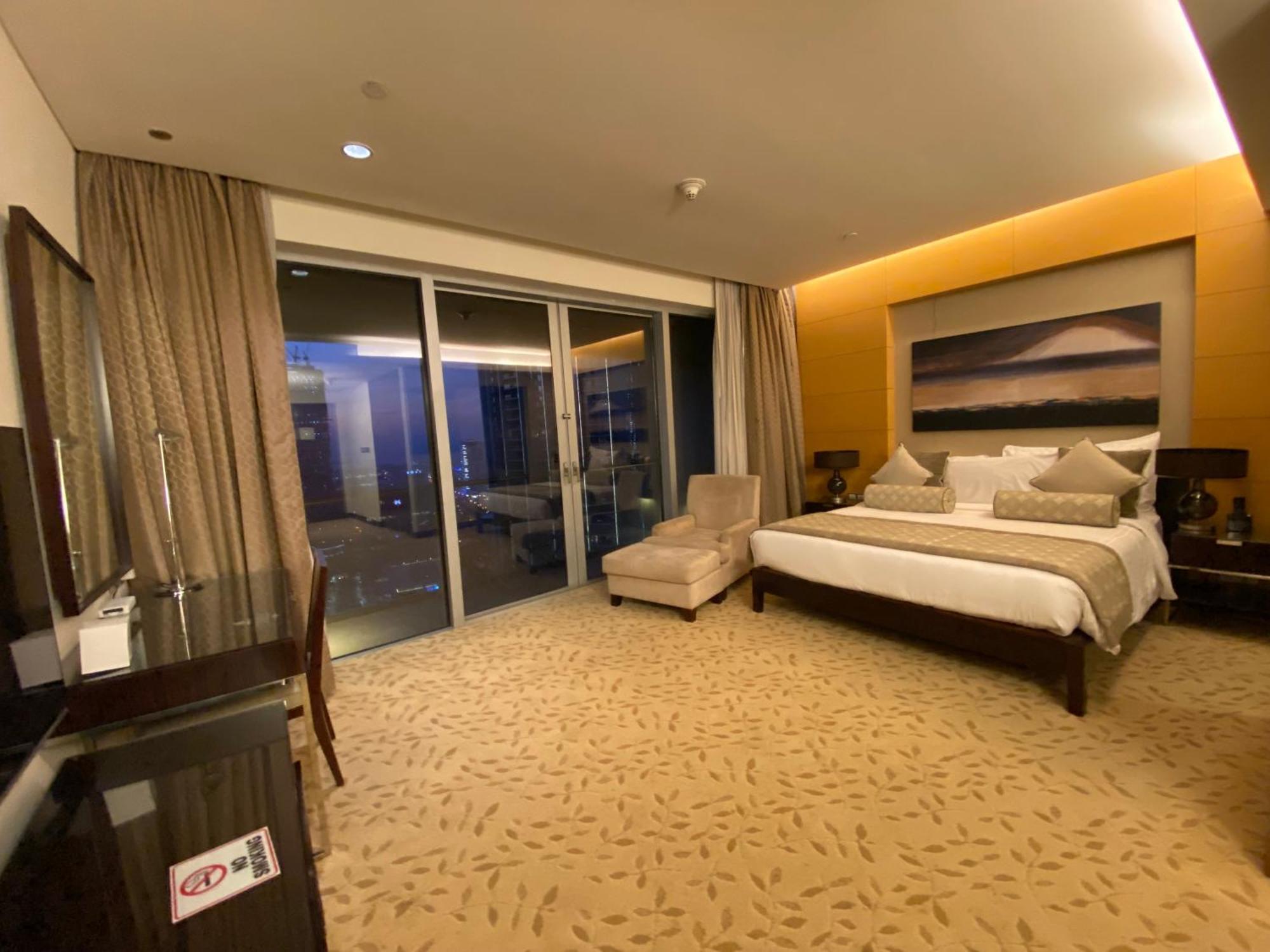 Superhost Emaar Residences Fashion Avenue - Address Mall Apartment